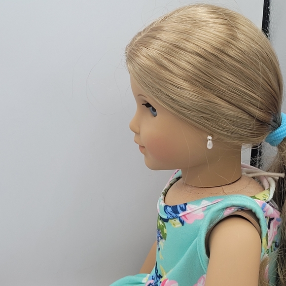 American Girl Doll 18" Blond Hair Blue Eyes With Her Ears Pierced - Picture 8 of 16